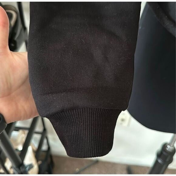 Francesca’s black crewneck sweatshirt with pearl detail - Picture 7 of 9